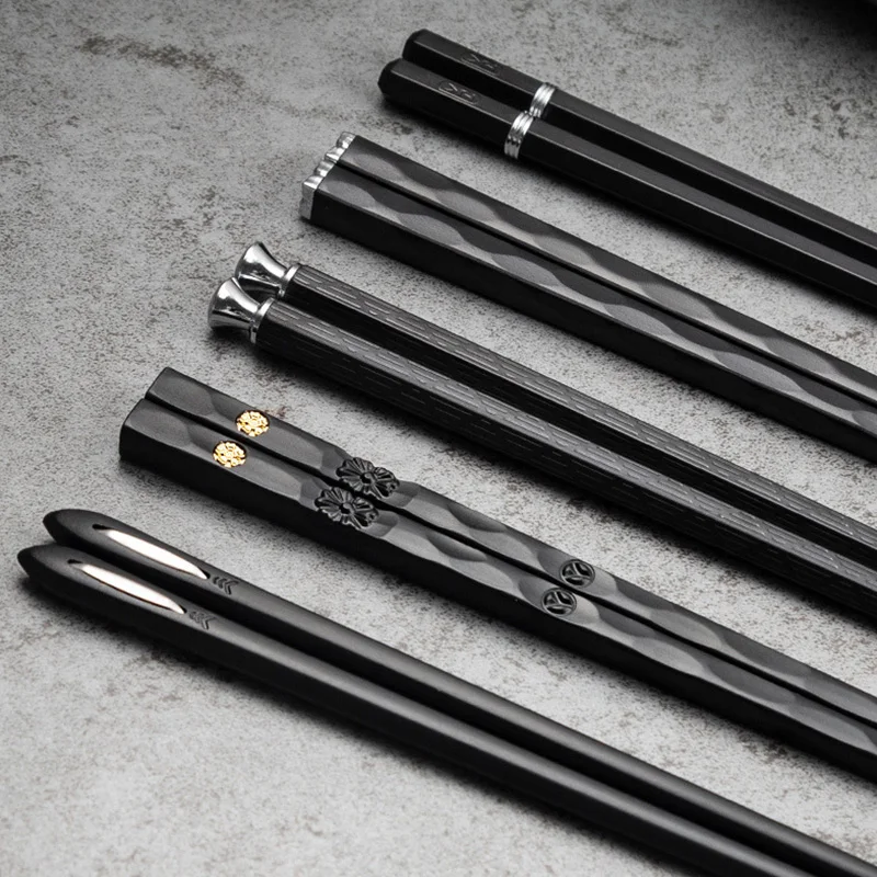 

5Pairs Japanese Non-Slip Chopsticks Sushi Chopsticks Reusable Metal Korean Chopsticks Healthy Alloy Chopsticks Tableware Gifts