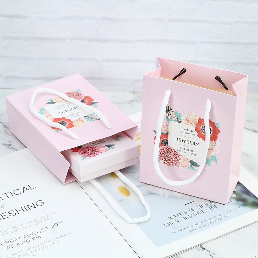 Pink Paper Christmas Candy Gift Bag Business Jewelry Boxes Luxury Earrings Ring Necklace Packaging Baby Birthday Decoration Box