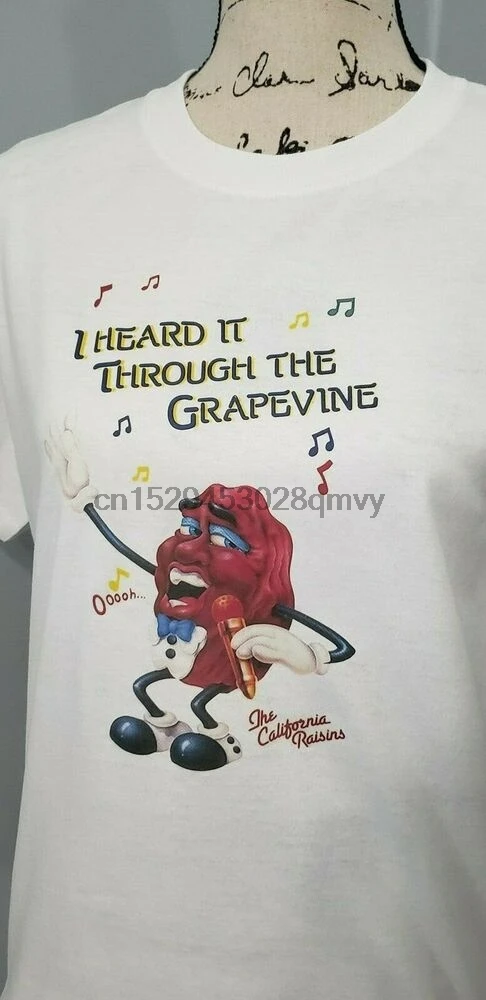 Изюм Калифорнии я услышал его через винтажную рубашку винограда |