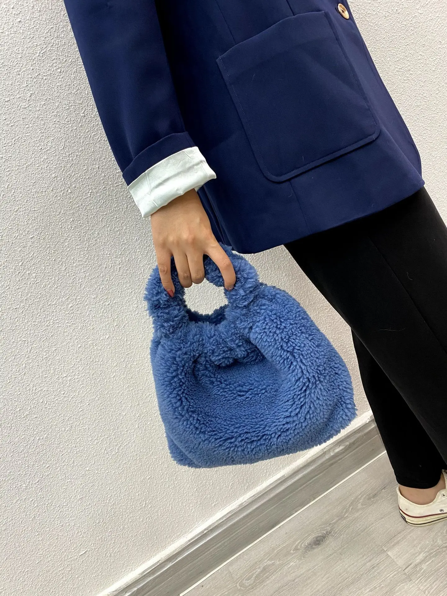 Женская модная новая сумка из больших частиц Panax notoшень шерстяная бархатная меховая сумка складная стильная сумка-мессенджер оптовая прода... от AliExpress RU&CIS NEW
