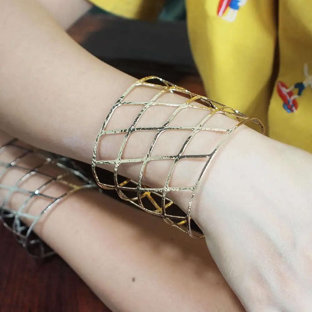 Браслеты манжеты женские из сплава золотистые и серебристые металлические