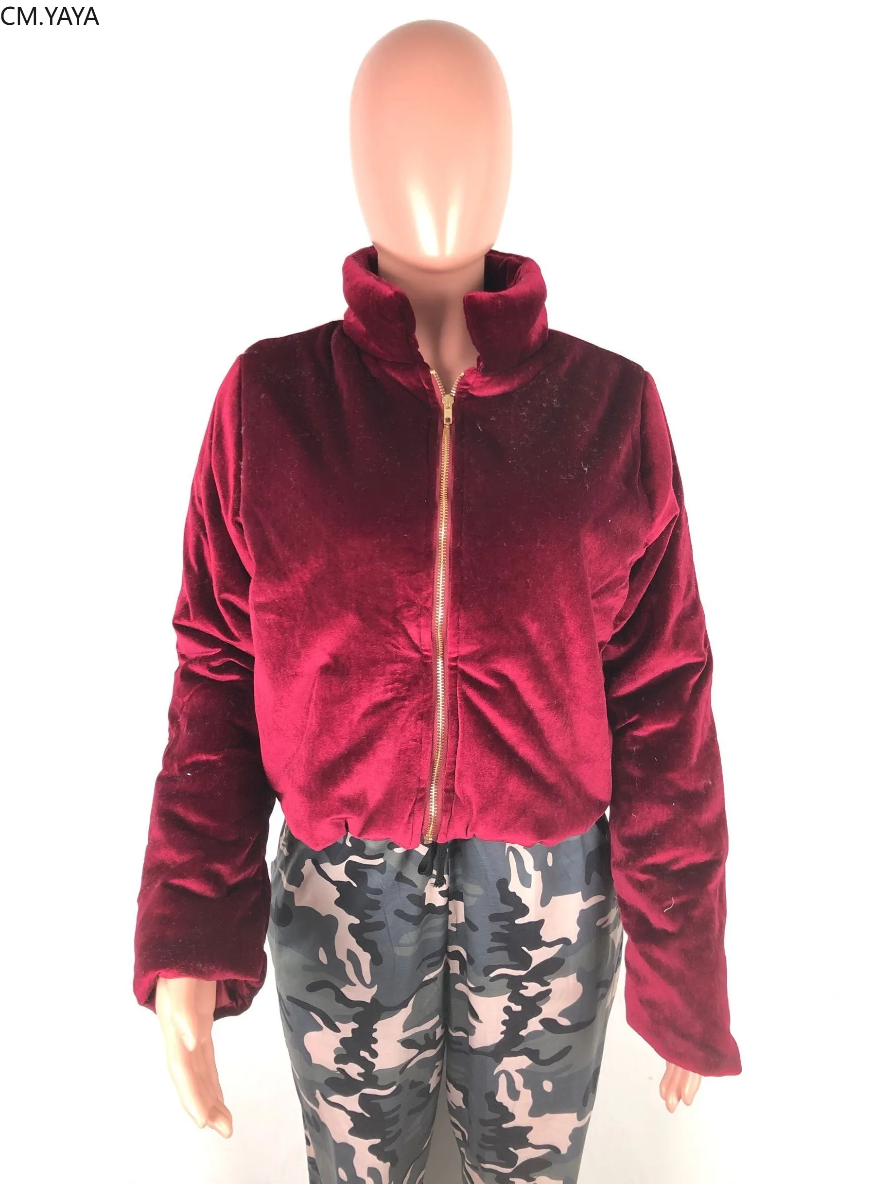 Осенне зимнее женское бархатное пальто с высоким воротом на молнии длинным