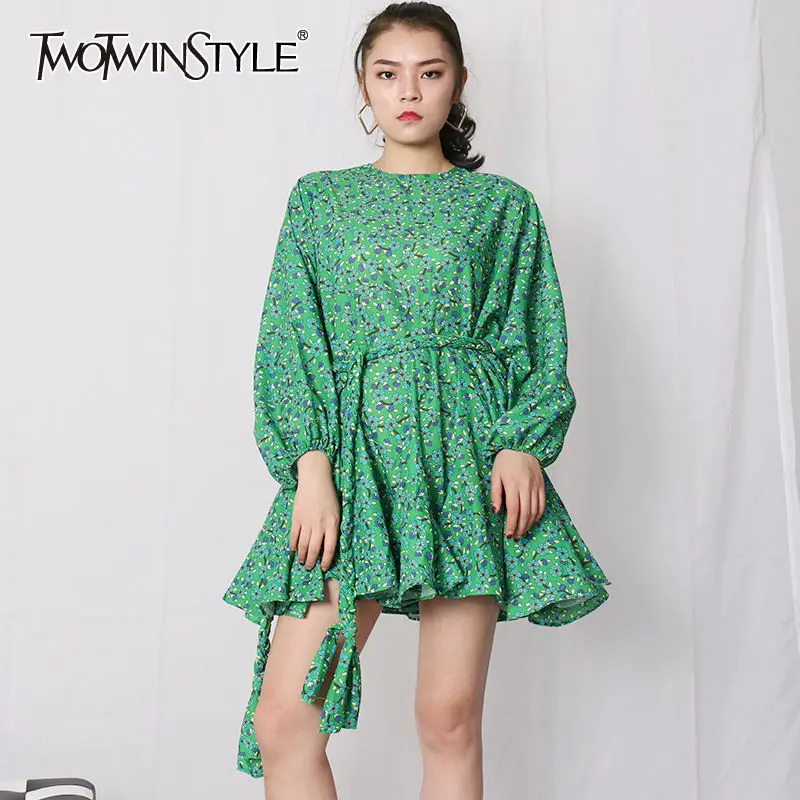 Женское мини платье TWOTWINSTYLE повседневное летнее с круглым вырезом и длинными