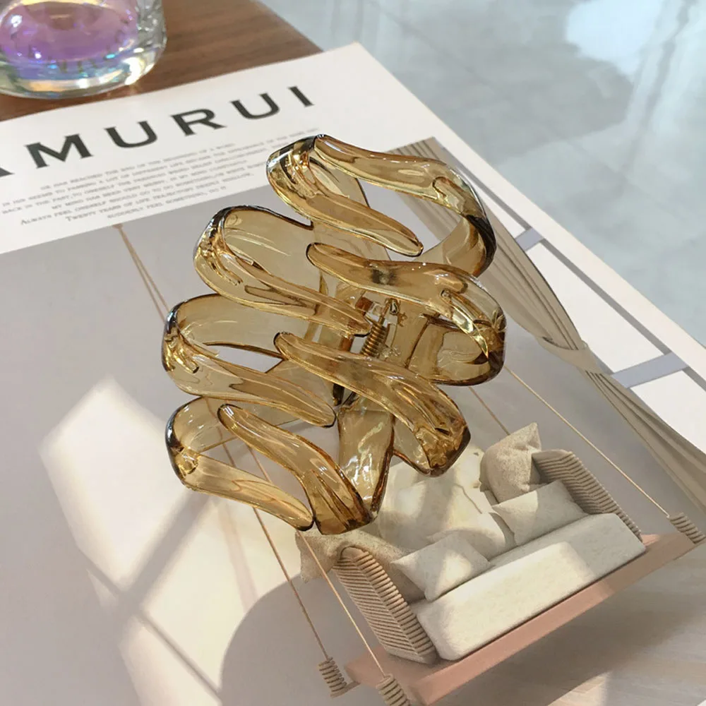 

2020 Fashion Solid Color Geometric Hollowing Hair Claw Clamp Women Hair Clip Hair Accessories Transparent Headwear