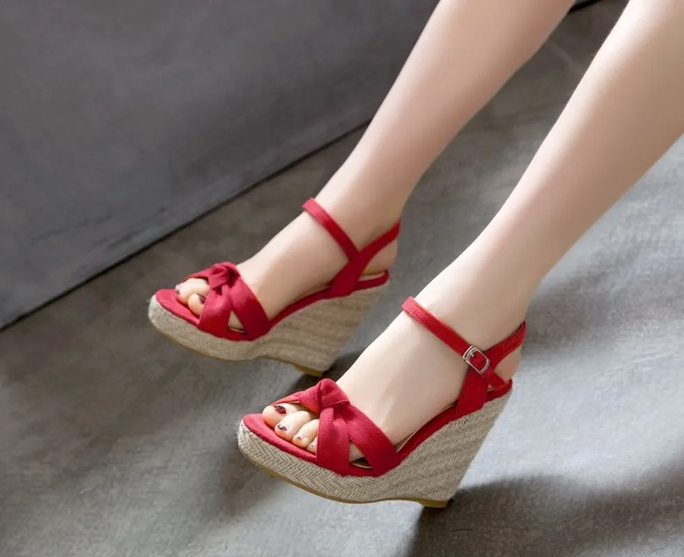 Женские сандалии на очень высоком каблуке пляжная обувь из флока с открытым