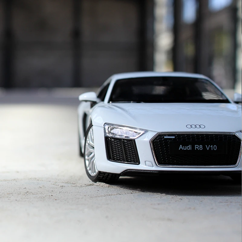 Модель автомобиля welly 1:24 Audi R8 V10 из белого сплава модель украшение коллекционная