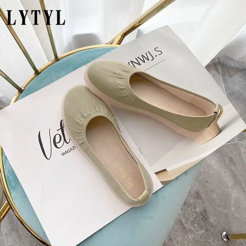 

This Year's Popular Jelly Shoes Female Net Red Super Fire Flat Soft Sole Pedal Single Shoes 2021 Autumn All-match B20-840