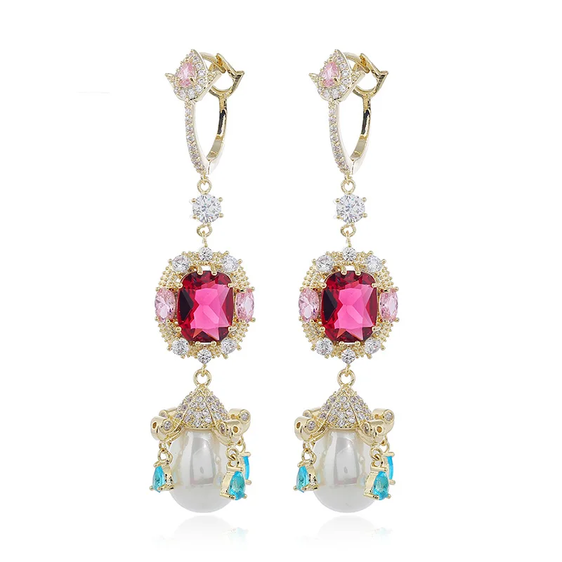 

Wild temperament retro palace earrings hollow luxury high-end niche earrings