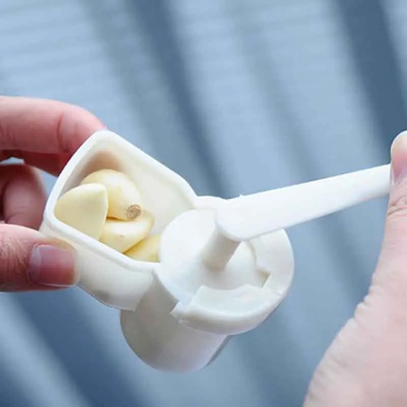 

Новый Кухня Пособия по кулинарии инструмент картофеля чесночный резак фруктов Пресс прессы для чеснока и имбиря Пресс es 9 см X7.5cm