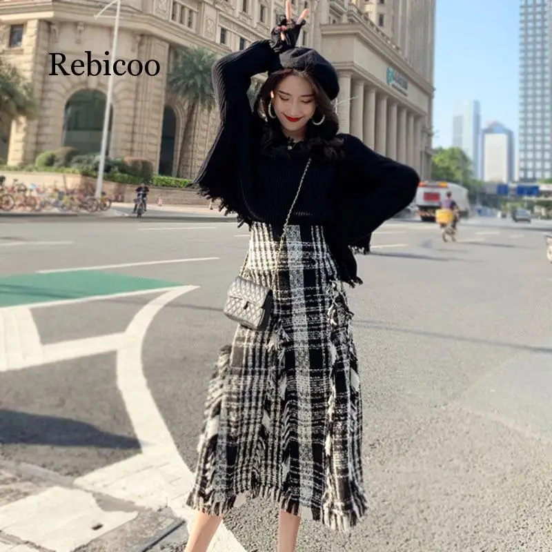 Осень 2019 черный короткий свитер с круглым вырезом и длинным рукавом Милая юбка