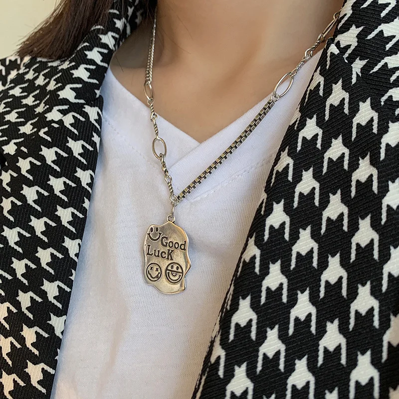 

Jewelry Necklace for Women S925 Silver Smiling Face Luck Square Necklace Simple Clavicle Chain Jewelry