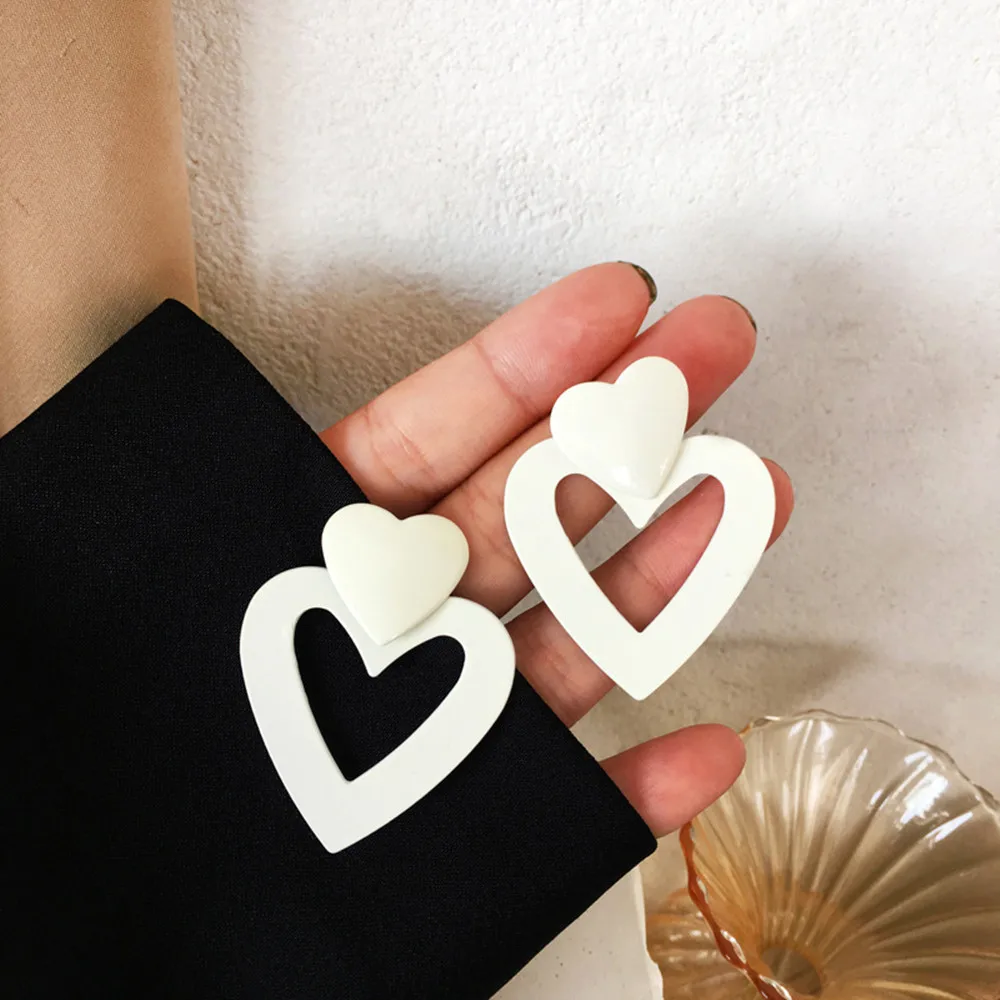

Exaggerated Fashion Atmosphere Heart-Shaped Earrings Women Party Gift