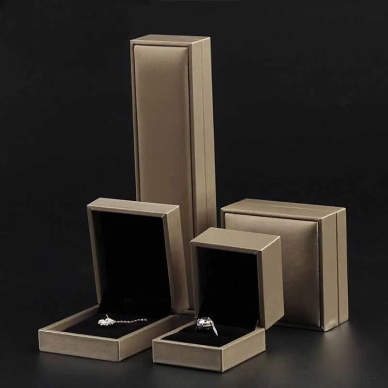 

1 pcs 6x6.5x5cm gold /red color flannelette drawbead box jewelry box ring necklace pendant bracelet Jewelry Box