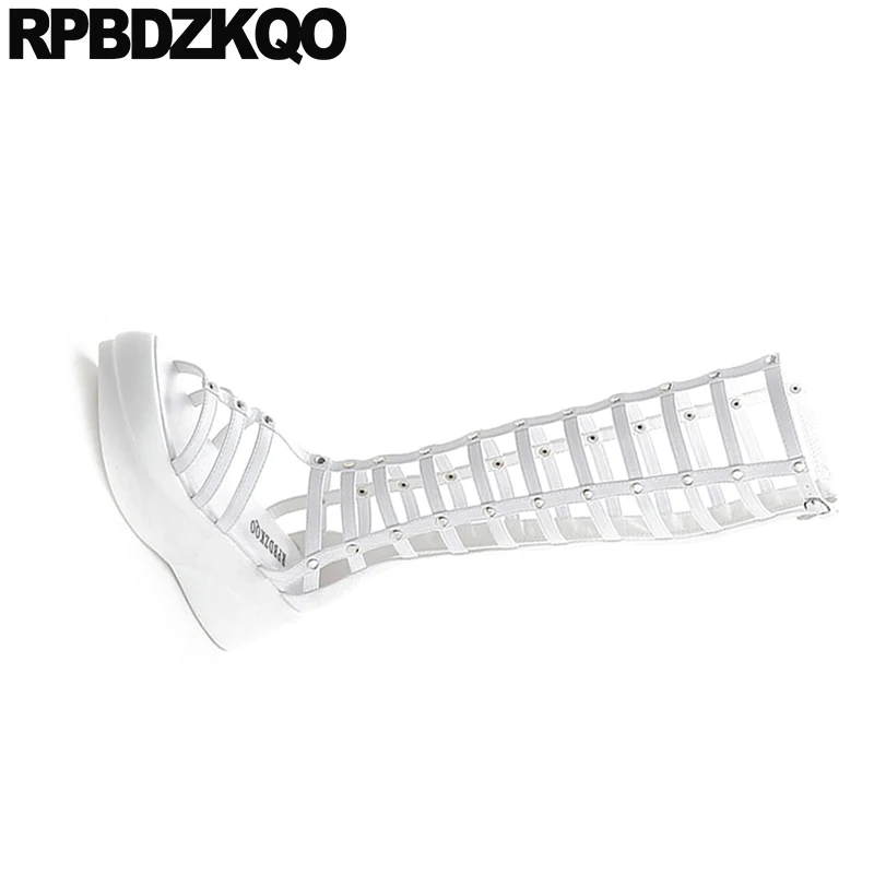 Женские ботинки с открытым носком белые гладиаторы на платформе высокий каблук