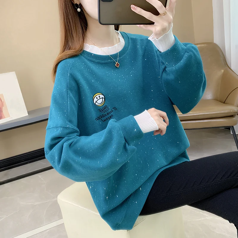 

Women's spring 2021 new round neck lace blouse stitching bright silk hoodie with wooden ears for ladies