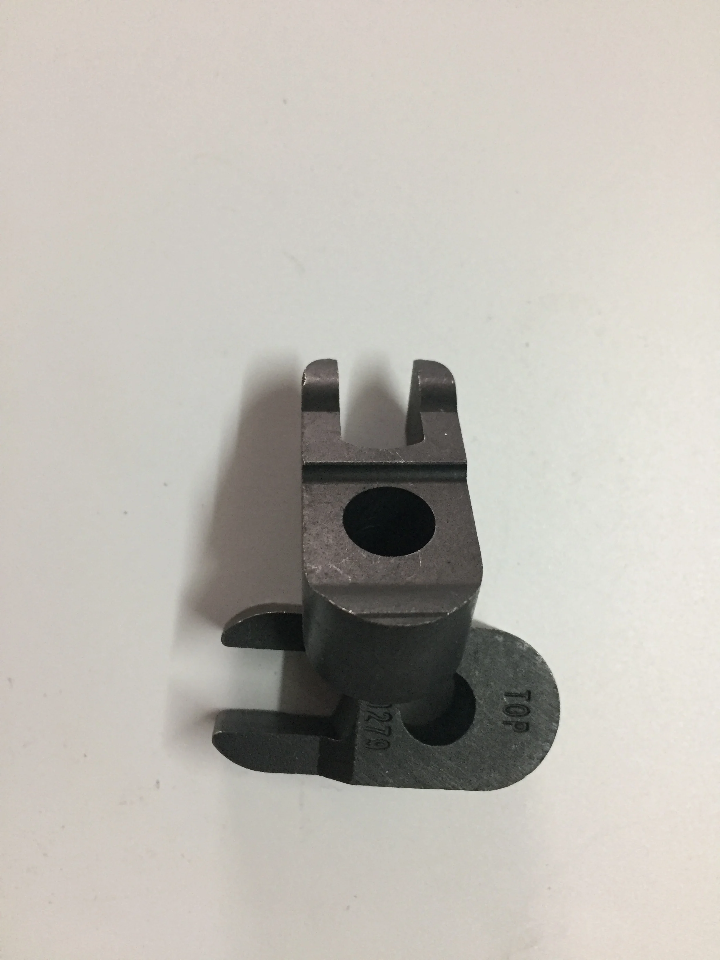 Оригинальные детали инжектора 6CT инжектор дизельного двигателя зажим 3910279 |