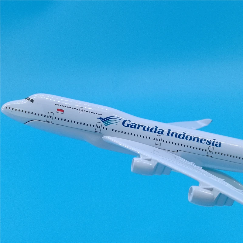 Масштаб 1:400 16 см авиамодель авиасамолета Garuda Indonesia Airlines из металлического сплава