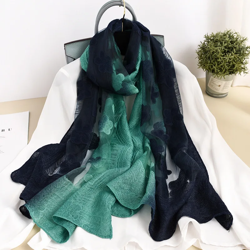 Шарф женский Шелковый градиентный с цветами |