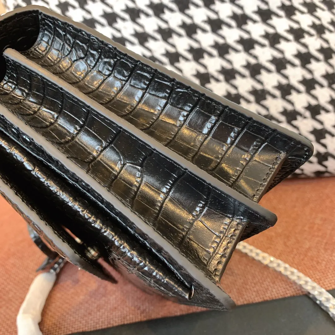 

2021 New Black Lady Crocodile High Quality Leather Portable Shoulder Bag Metal Chain Shoulder Strap Direct Selling Hot Item