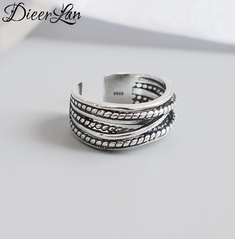 Женское кольцо в простом стиле серебристого цвета | Украшения и аксессуары