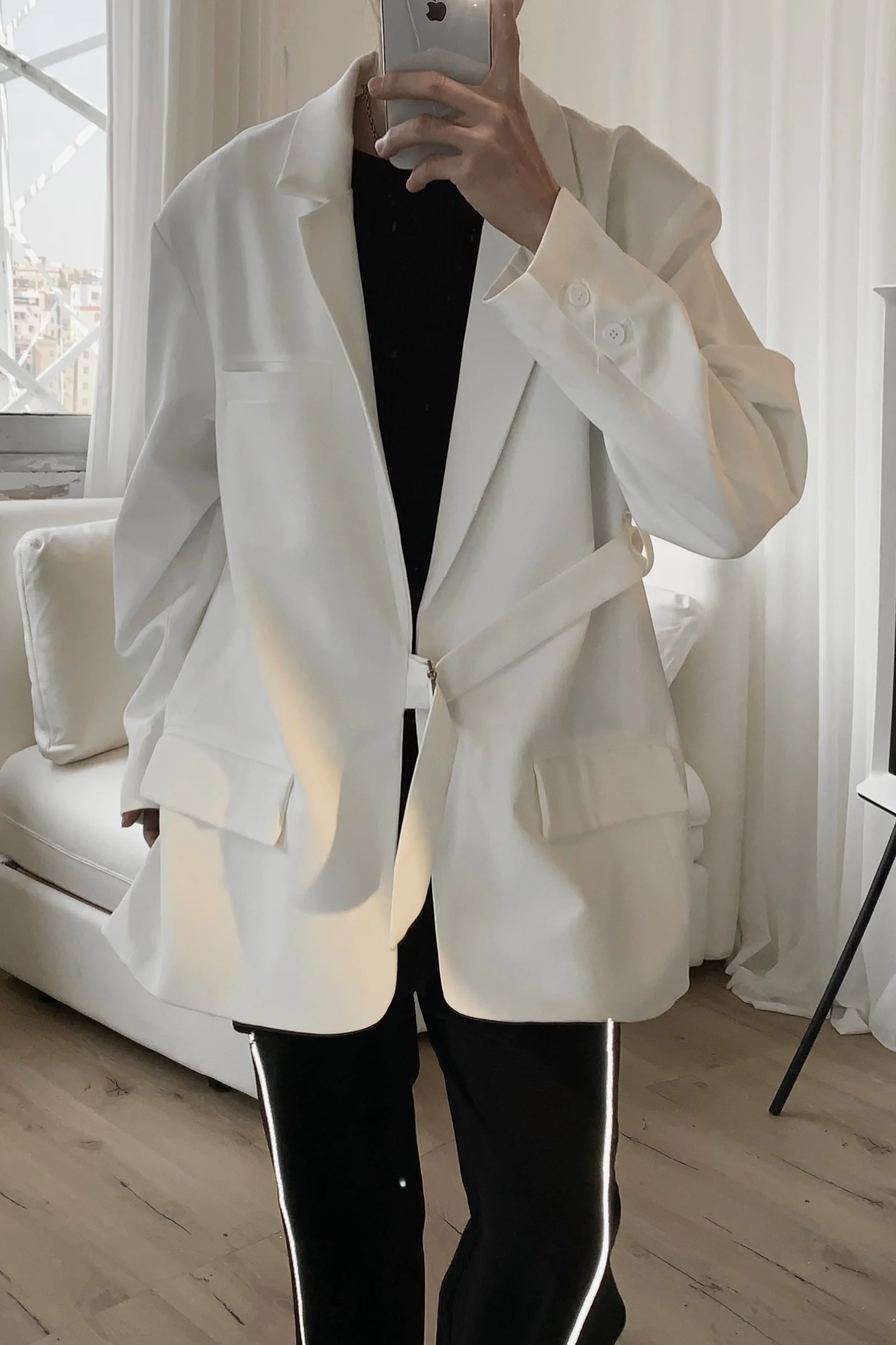 

DEAT 2021 New Spring And Summer Fashion Casual Long Sleeve Solid Color Loose Notched Single Button Blazer Coat Women SK526