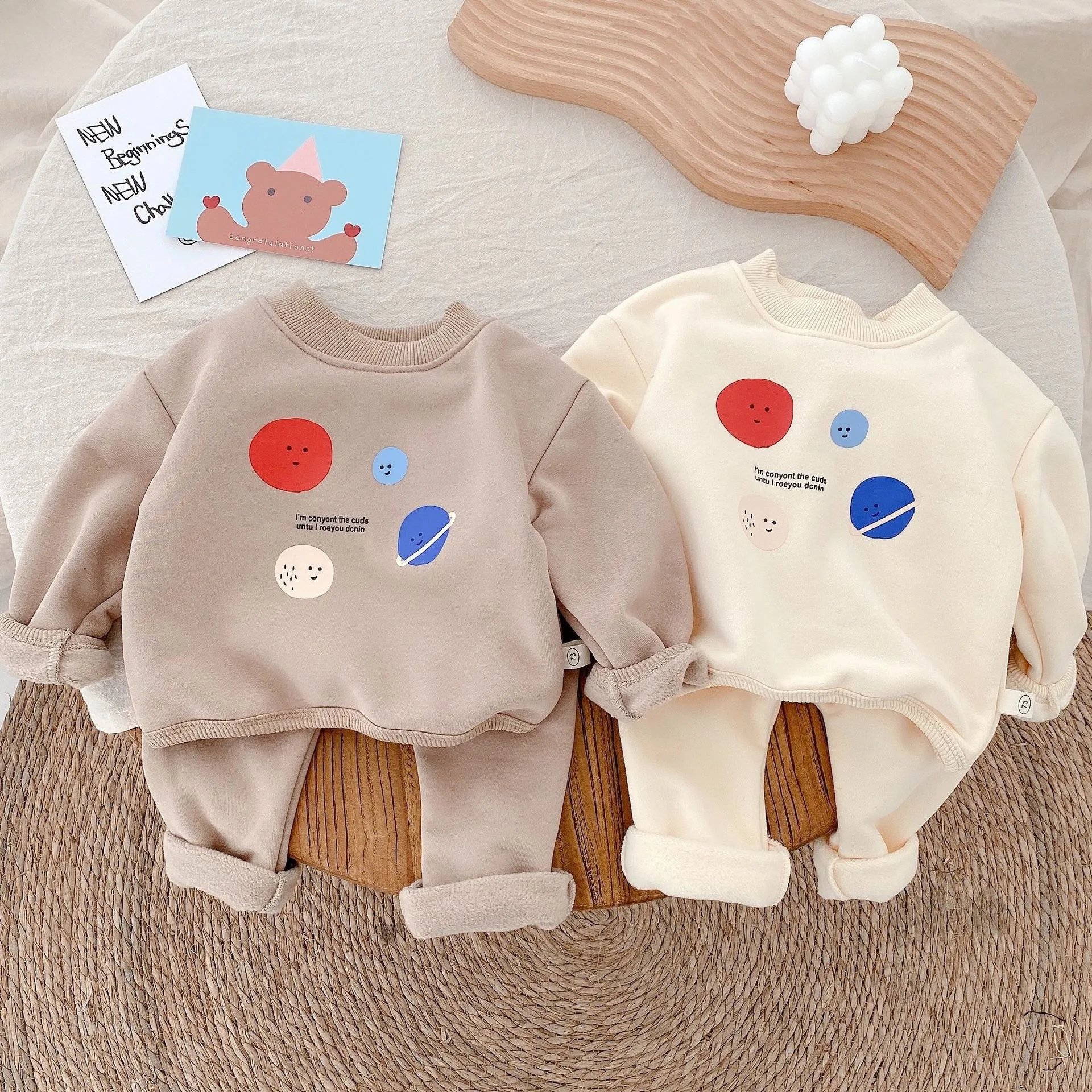 

Детский Модный повседневный флисовый костюм, зимняя детская одежда 2021, детский утепленный костюм из двух частей с мультяшным рисунком