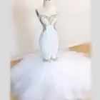 Кружевное свадебное платье с юбкой годе, белое, без рукавов, с аппликацией