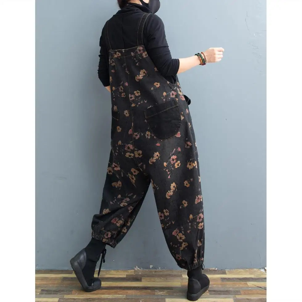 

European goods sell well in summer new denim suspenders women's big pocket loose floral pieces show thin age reducing ankle