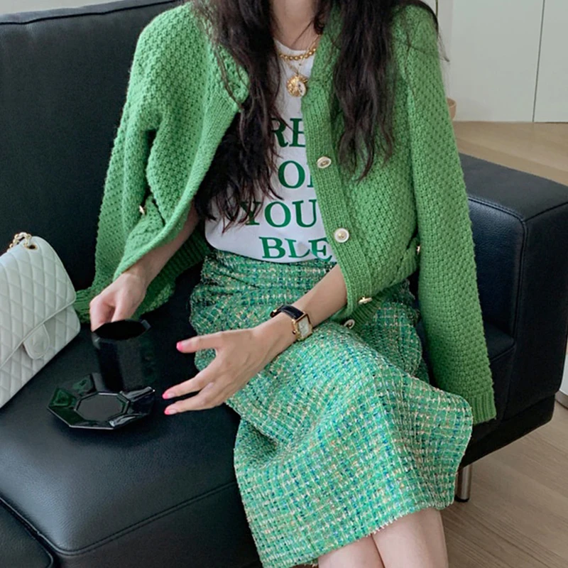 

Woman Dress Sets 2021 New Korean Fashion Retro O Neck Chic Single-breasted Knit Jacket and High-waist Split Woolen Skirt Suit