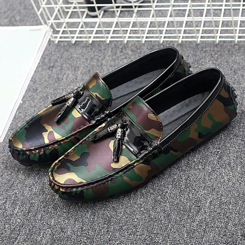 

Casual Soft Leather Shoes slip on Men's Fashion Striped Moccasin Peas Shoes Flat Bottom Lazy One Pedal Loafers Men big size