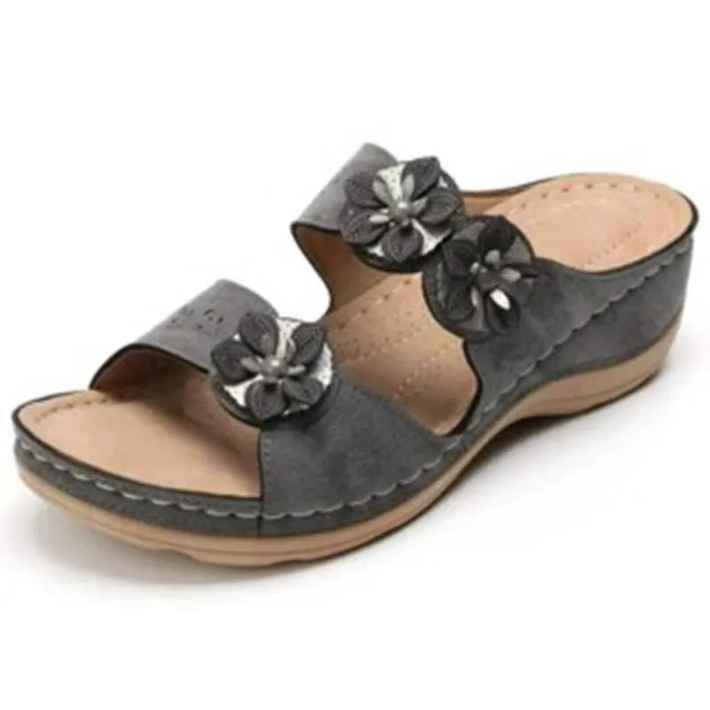 

Rubber Flip Flops Slippers Soft Female Shoes Platform Low Flower Big Size Slides Hawaiian Comfort 2021 Summer Rome PU Scandals F