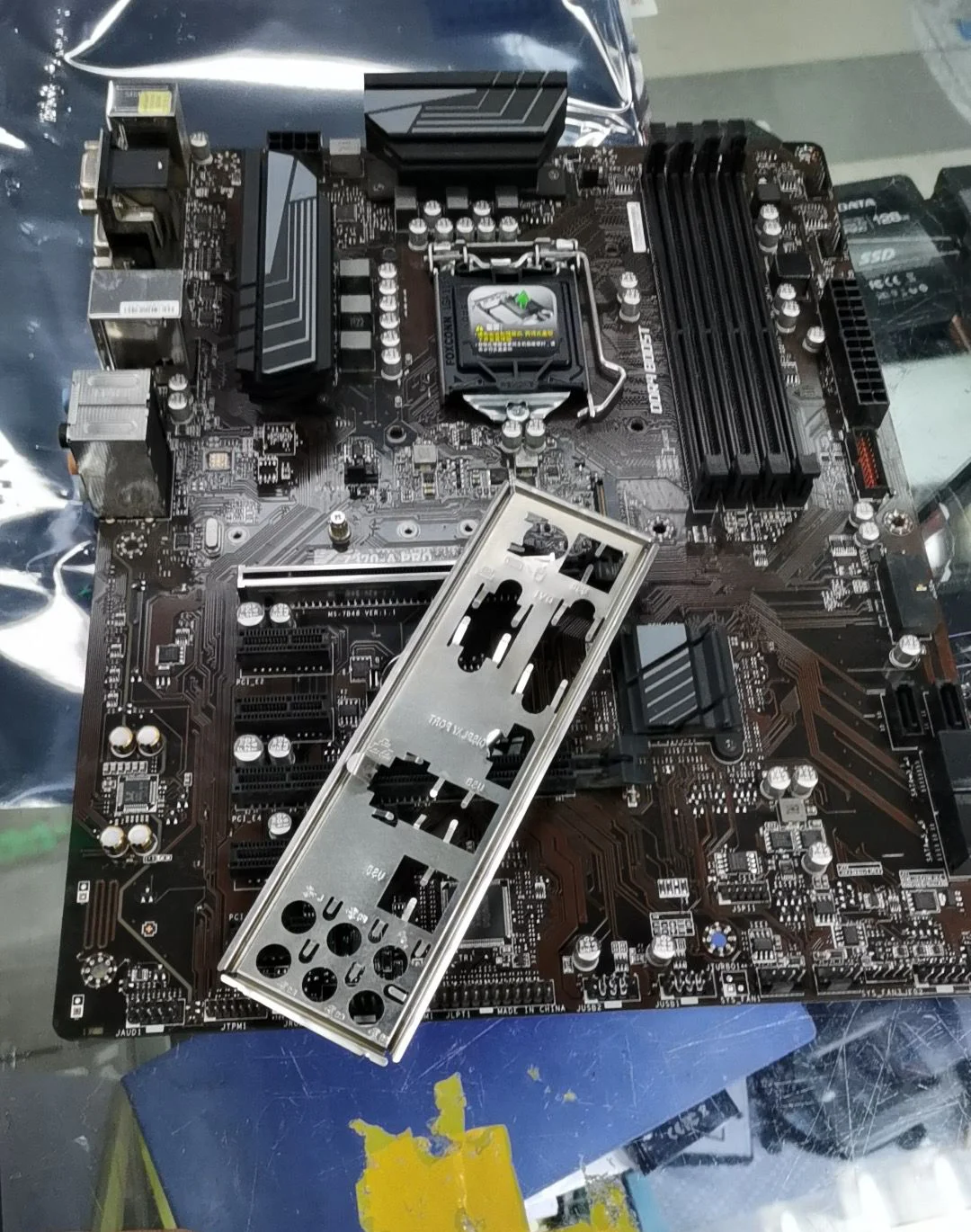 Bestellen Verwendet Bergbau Motherboard Für MSI Z390-A PRO LGA 1151 DDR4 Motherboard 6GPU 6PCI-E Motherboard