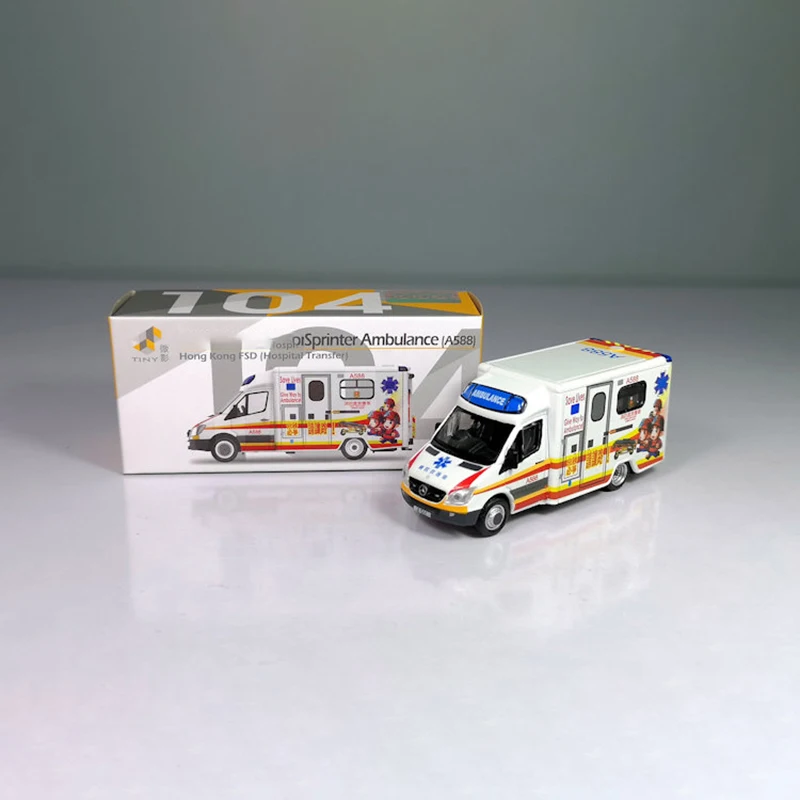 

1:76 Hong Kong FSD Fire Department Ambulance Diecasting Alloy Model Simulation Retro Vehicle Metal Art Traffic Collection Toys