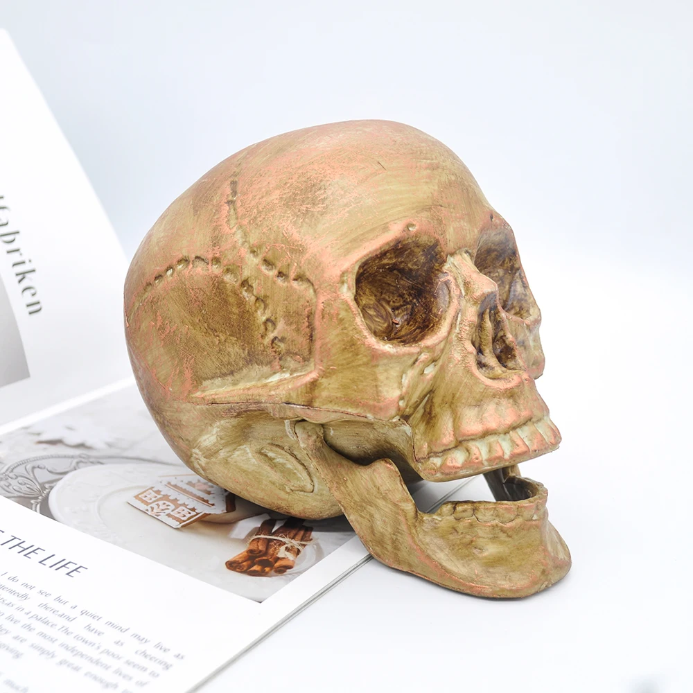 Скульптура в виде черепа пластиковая для украшения дома Хэллоуина размер 1:1