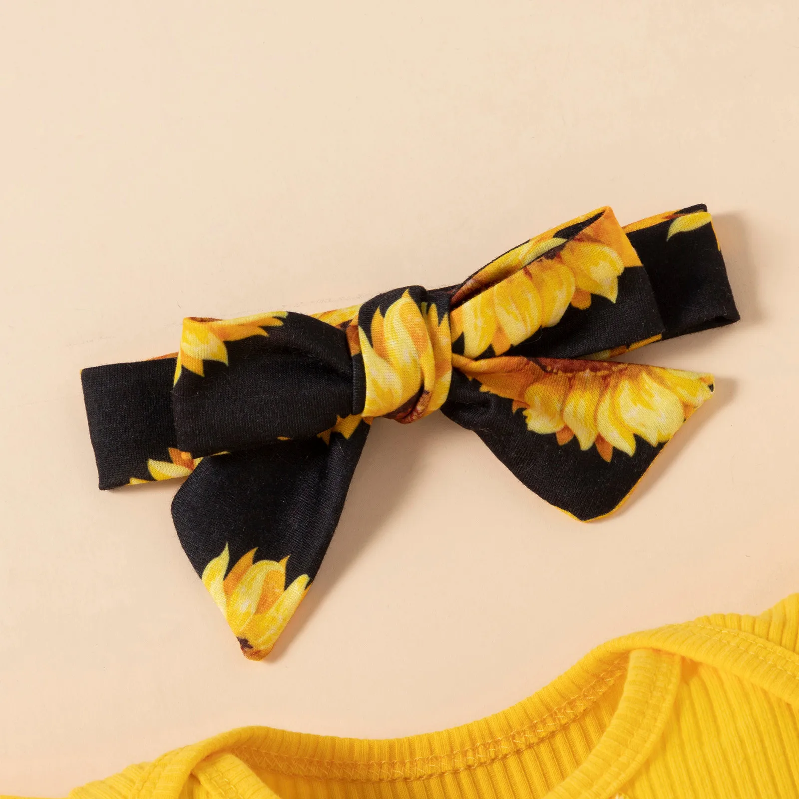 

Floral Print Summer Baby Girls Sets Short Sleeve Girls Ribbed Romper+sunflowers Floral Bow Shorts Outfits Set