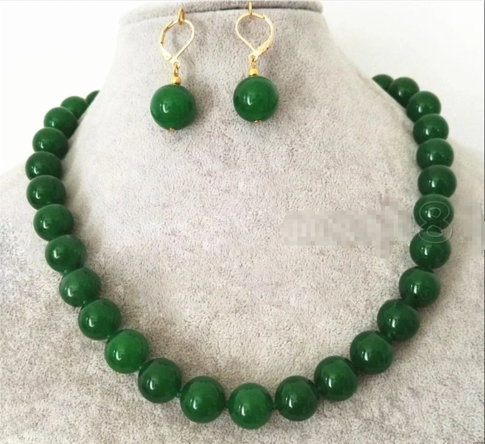 

AAA+ Natural Green Jade Round Gemstone Beads Necklace Earring Set