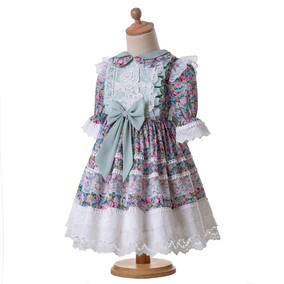 Милое летнее праздничное свадебное платье с цветочным принтом и вышивкой розы