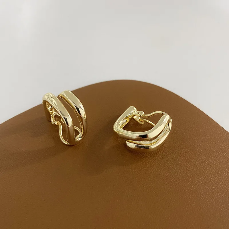 

Cool Personality Design Buckle Non Piercing Clip Earrings For Women Hip Hop Stylish Metal Gold Ear Clips Girls Jewellery