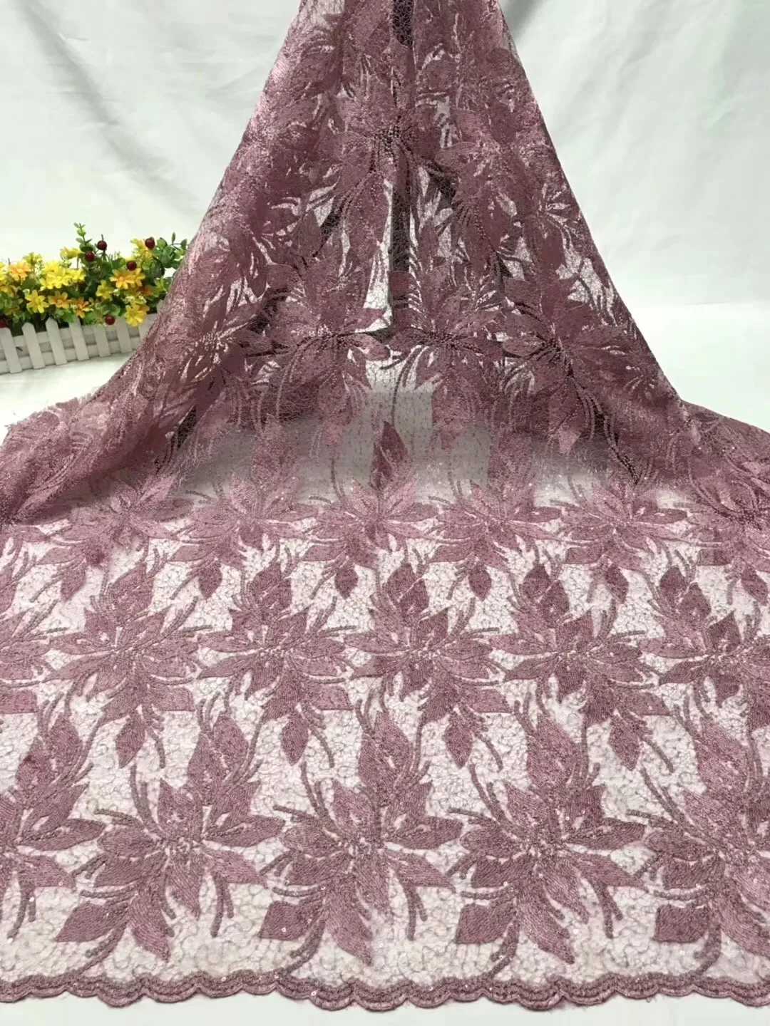

Лидер продаж, швейцарская вуаль, кружево 2019, высокое качество, фиолетовое кружево в Швейцарии, 100% хлопок, кружевная ткань для платья, африкан...