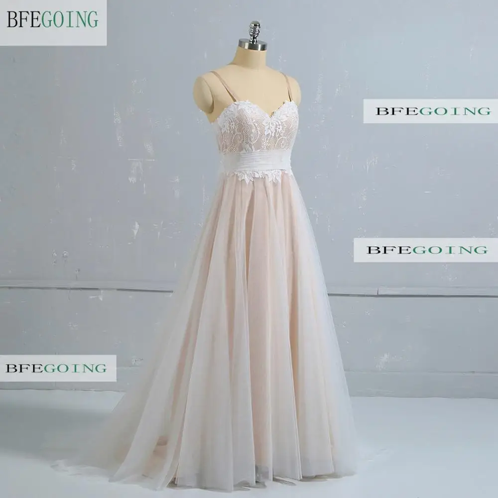 Тюлевое кружевное ТРАПЕЦИЕВИДНОЕ свадебное платье на тонких бретельках без