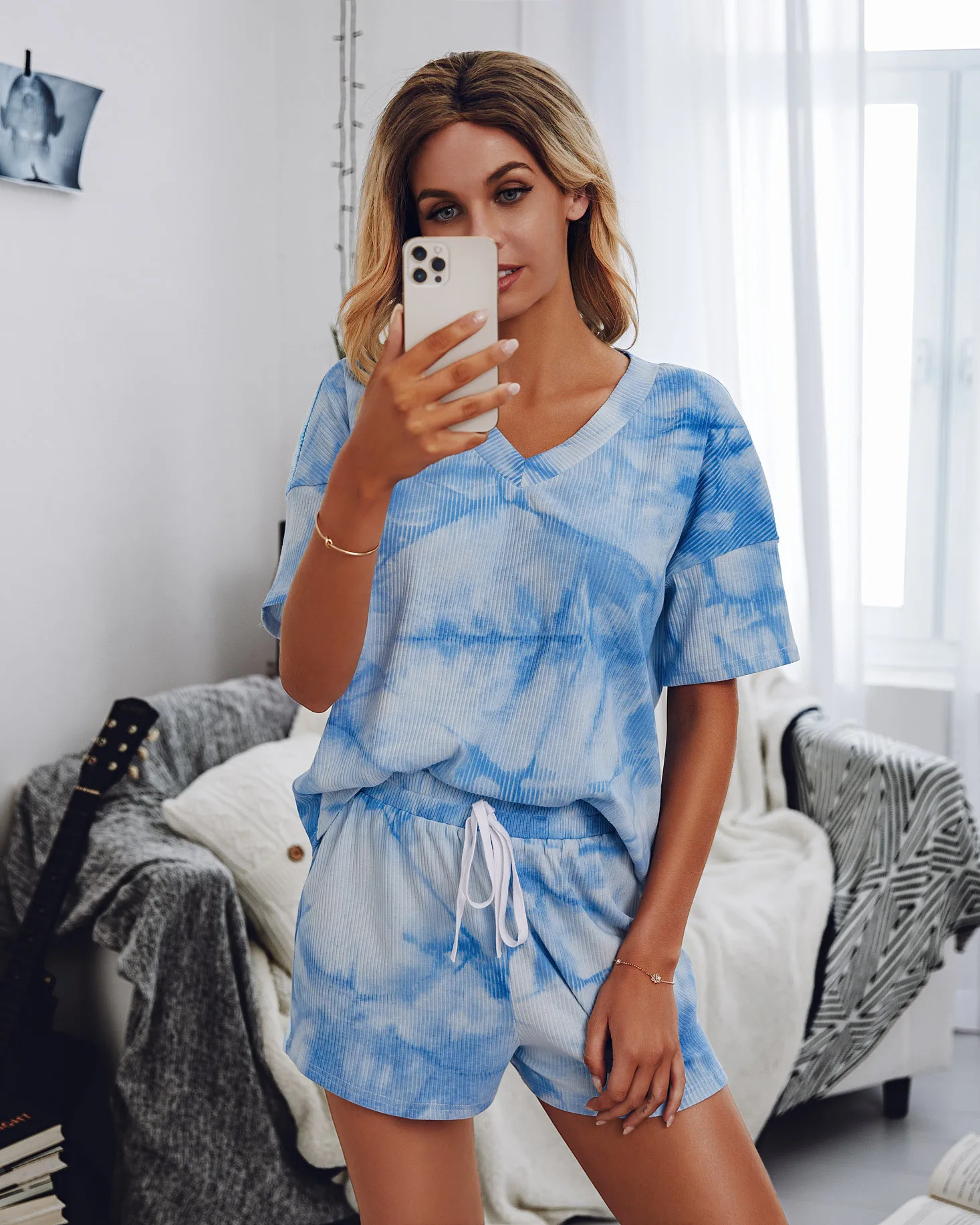 

Women's tie dye v-neck knit knit suit shorts