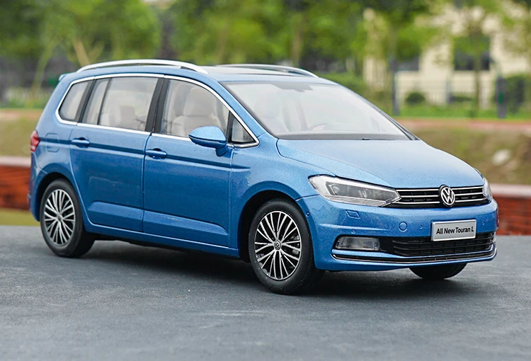 Изысканный подарок 1:18 Touran L сплава модель, моделирование литьем под давлением металлическая модель автомобиля, коллекция украшения