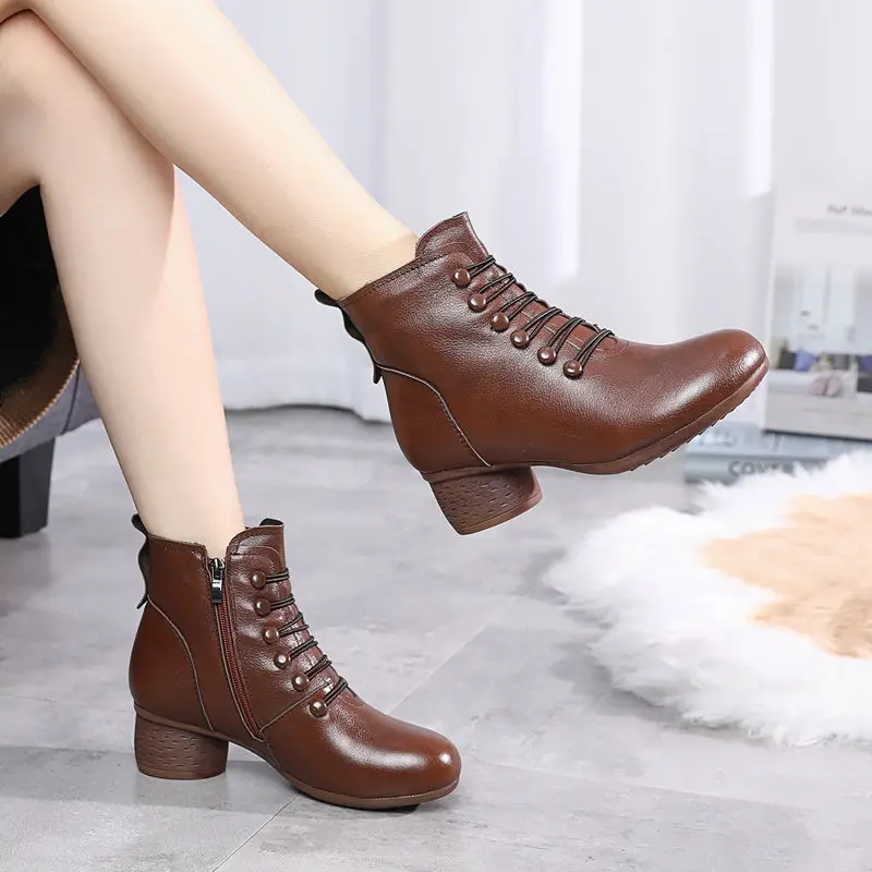 

Дизайнерские женские модельные ботинки в западном стиле, обувь на среднем каблуке, современные женские кожаные меховые ботинки