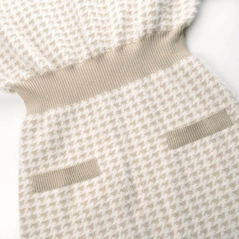 

ENGAGEMENT High Quality Autumn/winter 2021 Round Neck Waist Long Sleeve Pearl Button Knit Dress Plover Slim Bottom Bag Hip Skirt