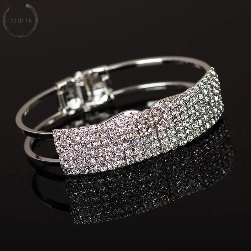 

ACC021 New Elegant Women's Fashion Bracelets With Shiny Crystal Decoration