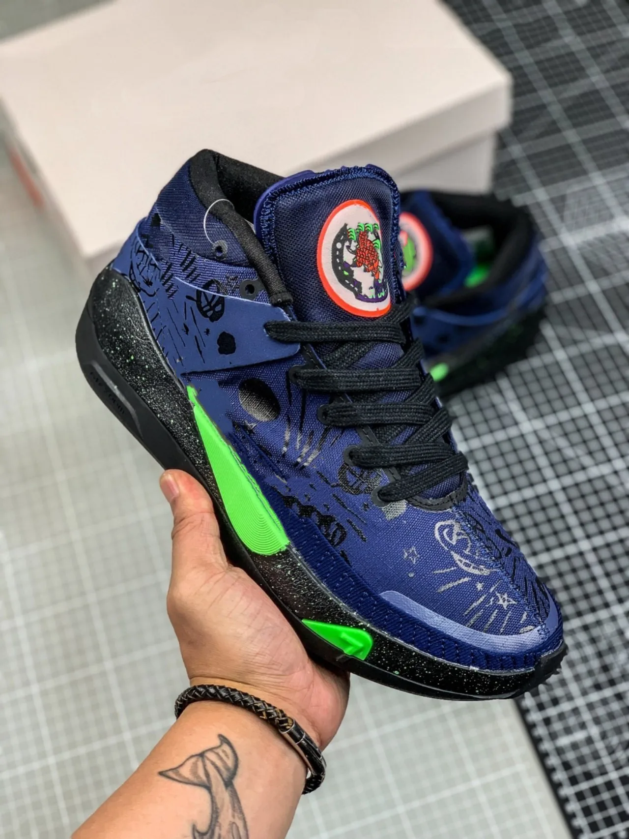 

Men's actual combat low - top damping basketball shoes dance shoe running shoe Luxury Original running shoe soccer shoe