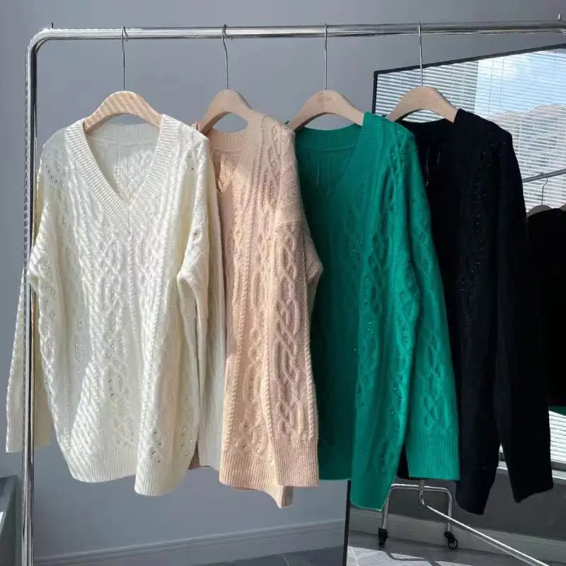

2021 Winter Runway Vintage Pullover Women Long Sweater V-neck Solid Sequins Jacquard Long Sleeve Knitted Jumper