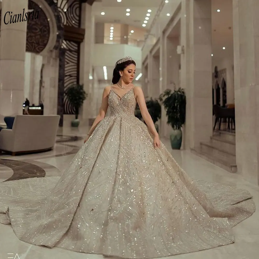 

High-end V-Neck Spaghetti Straps Arabic Ball Gown Wedding Dress Chapel Train Beading Crystal Open Back Dubai Bridal Gown