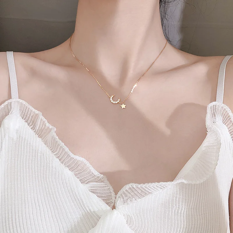 

Moon star necklace female simple temperament clavicle chain female tide light luxury niche design