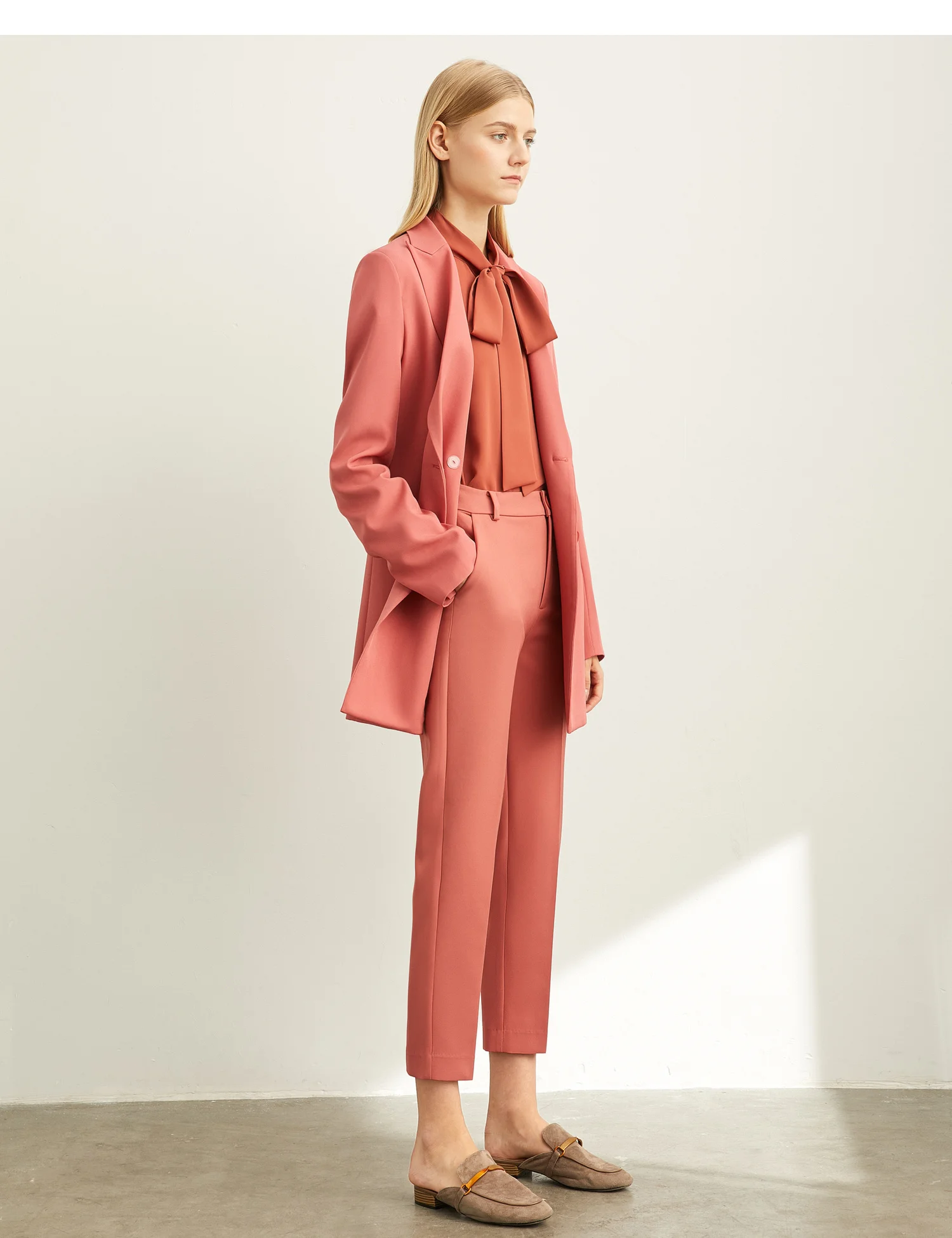 Amii Minimal Western Style Outerwear Pants Shorts Professional Suit Women New Autumn leisure suit Two-Piece Set